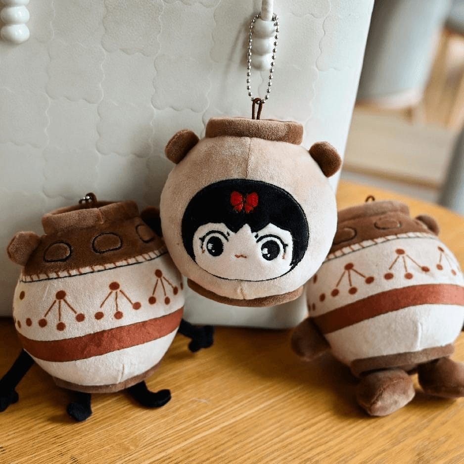 Design Your Own: The Art and Appeal of Custom Plush Keychains