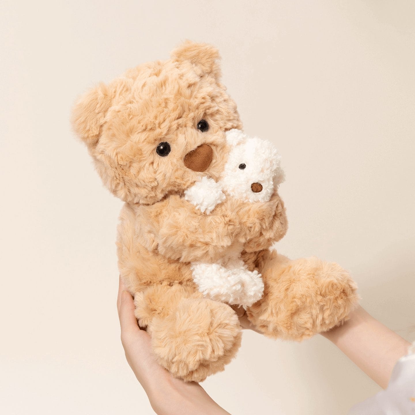 Crafting Comfort: How Custom Teddy Bears Blend Art, Materials, and Memory